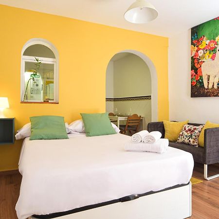El Prado Historic Center Apartment Madrid Exterior photo